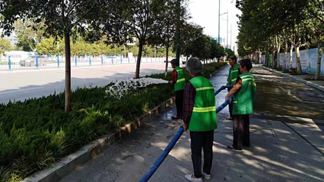 扮靚城市，為國慶增光添彩